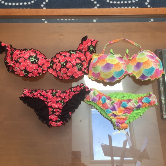 Two Calzedonia swim suits - Picture 1 of 8